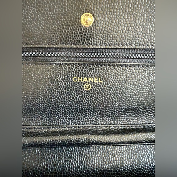 Elegant Black Quilted Wallet On Chain WOC Leather Bag in light gold hardware - Picture 6 of 8